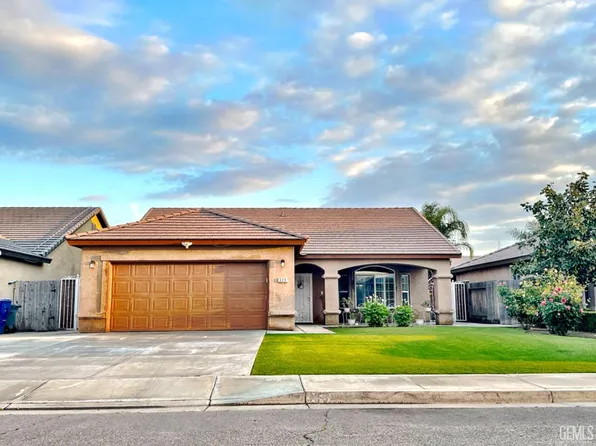 309 Rushcutters Bay Dr, Bakersfield, CA 93307