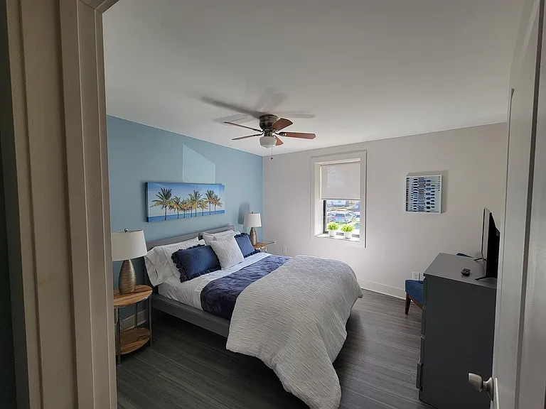 105 N Columbia Ave #B — Photo 4