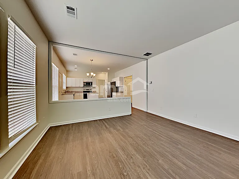 1703 Kendall Cove Ln — Photo 6