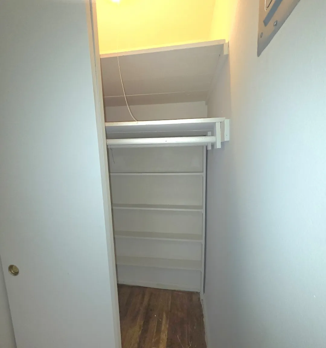 1 bed, 850 sqft, $2,298 — Photo 3