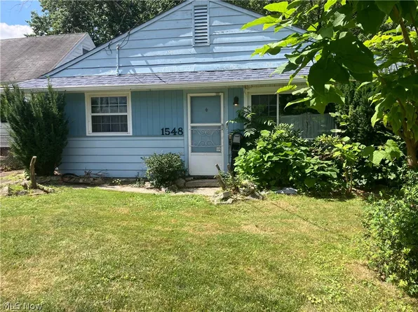 1548 E 296th St, Wickliffe, OH 44092