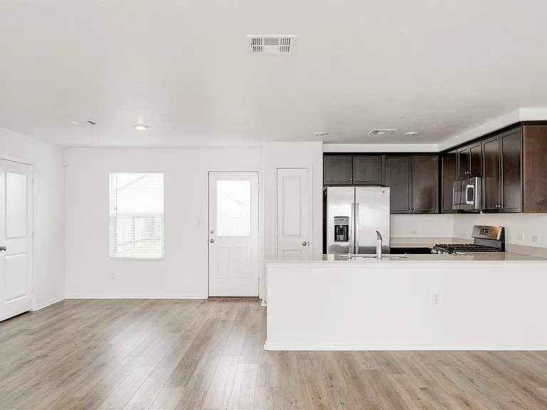 13520 Knights Branch Dr — Photo 7