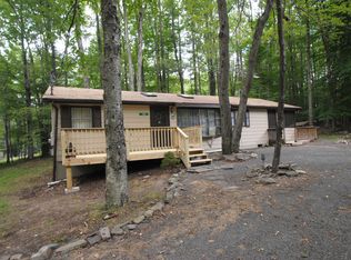 105 Hopi Ct, Pocono Lake, PA
