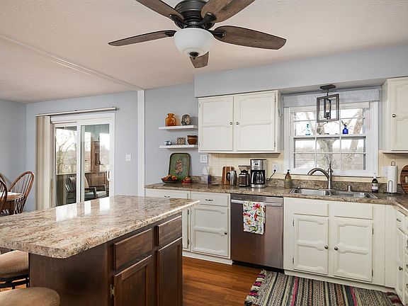 4th image of 1816 Hopemont Ct