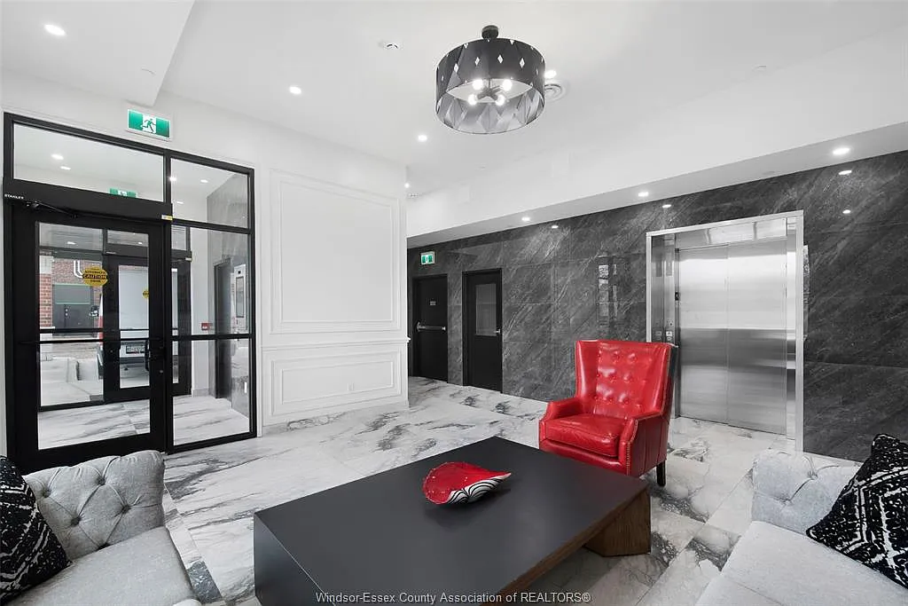 2 bed, 1.0 bath, 617 sqft, $2,100 — Photo 4