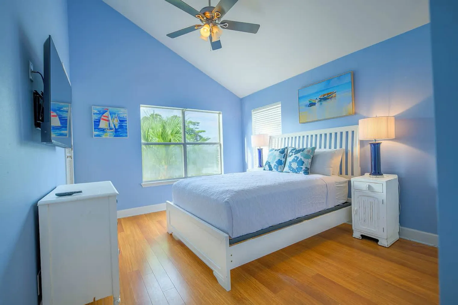 4 bed, 4.0 bath, 1754 sqft, $7,966 — Photo 4