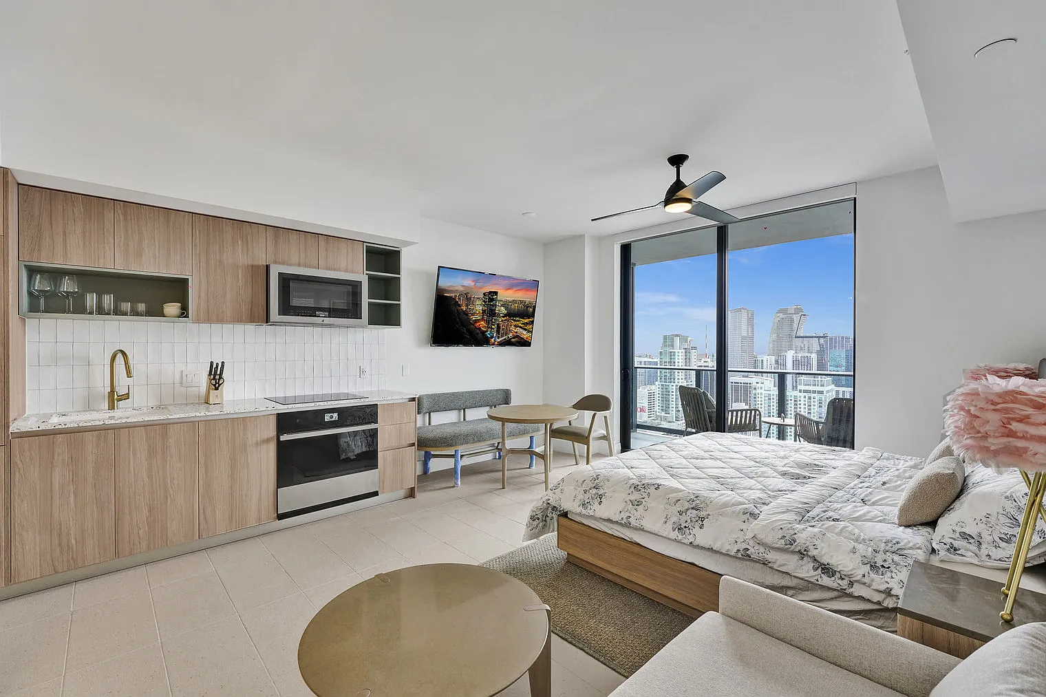 Studio, 1.0 bath, 365 sqft, $3,070 — Photo 2