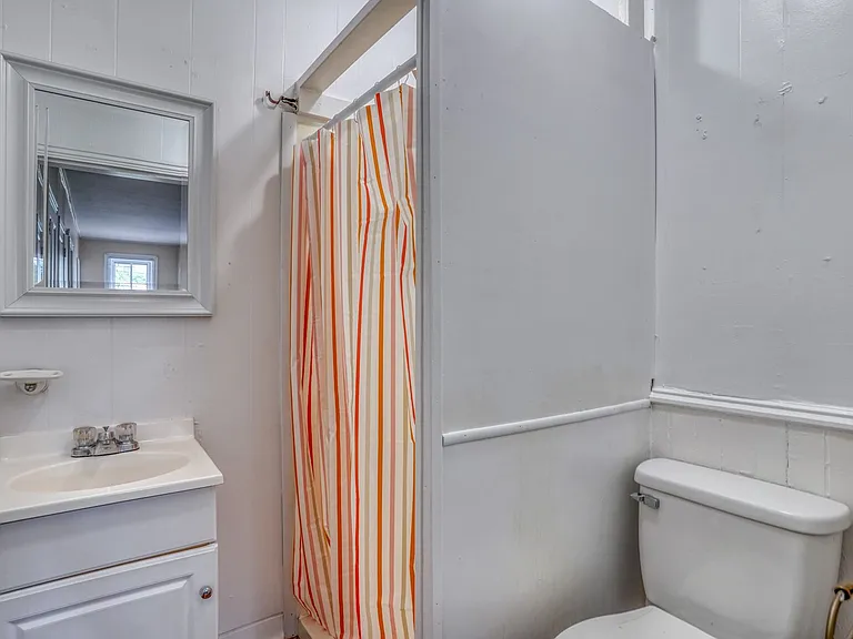 132 W Mount Vernon St — Photo 14