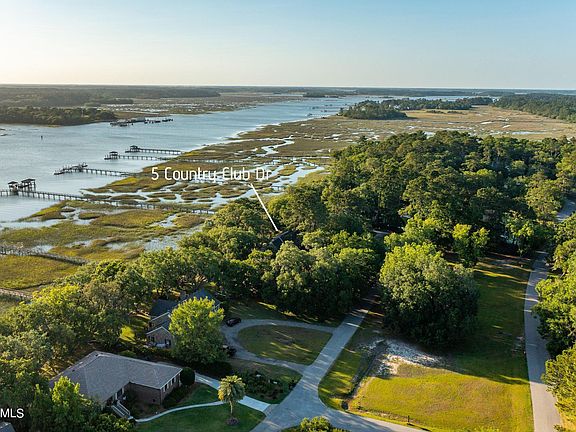 3rd image of 5 Country Club Drive