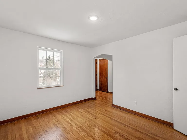 2445 Valera Ave — Photo 10
