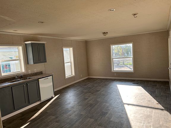 3rd image of 673 Armstrong St Lot 70