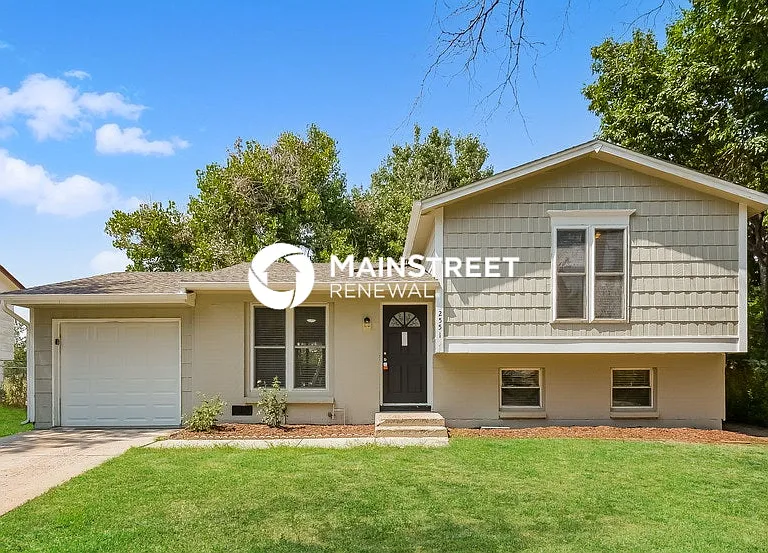 2551 S Kittredge Way — Photo 1