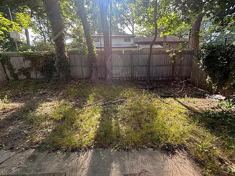 141 Huguenot Dr — Photo 15