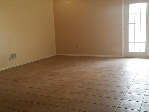 5th image of 2705 Landershire Ln