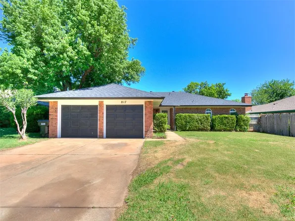 817 E Hills Dr, Moore, OK 73160