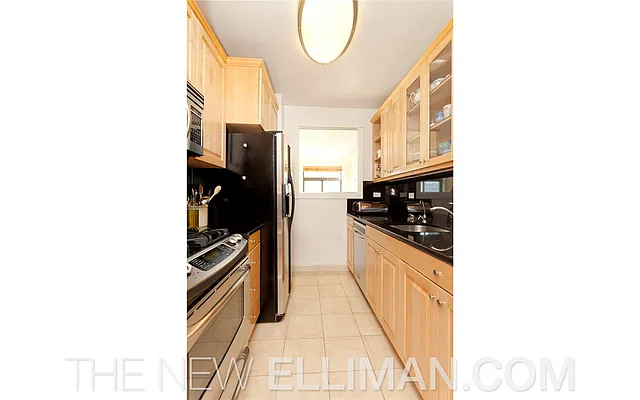 Sold by Douglas Elliman | media 24