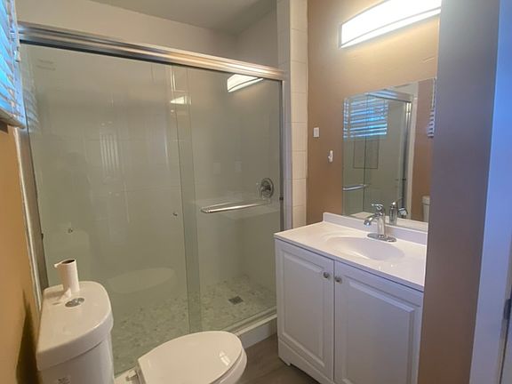 4th image of 4825-27 62nd St