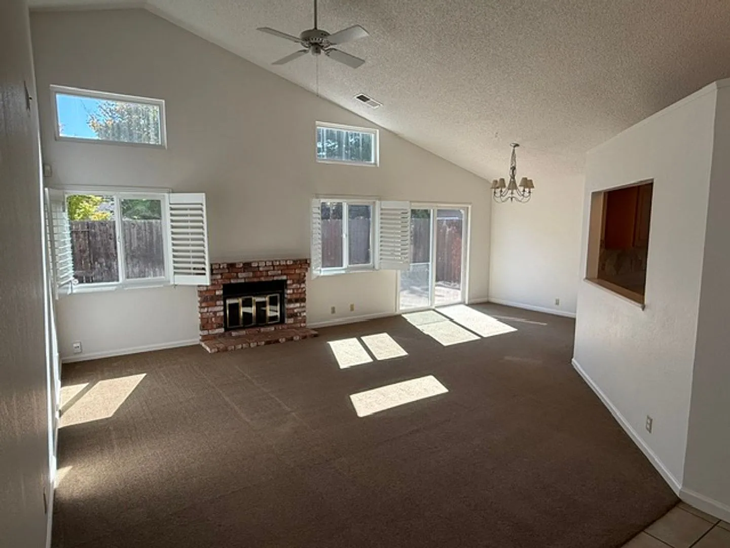 Beautiful 3-Bedroom Benicia Home — Photo 1