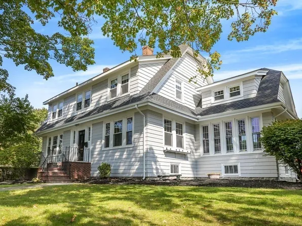 53 Ashland St, Taunton, MA 02780