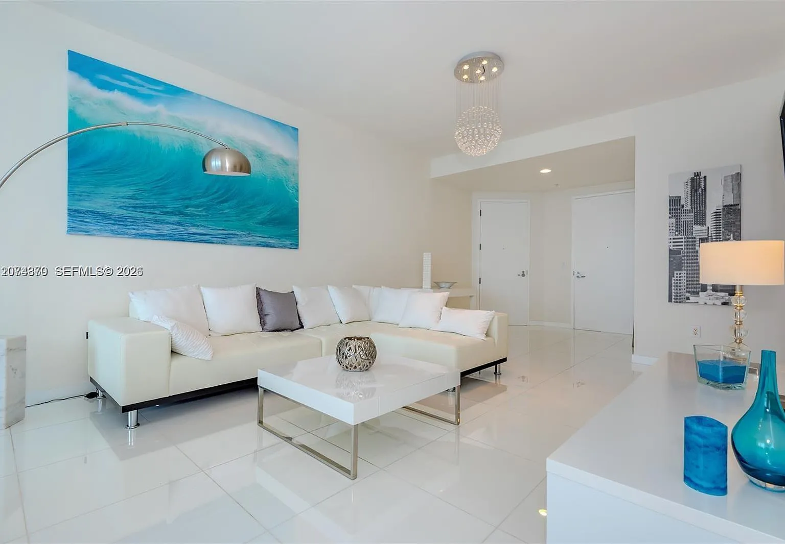 Trump Royale Condo — Photo 3