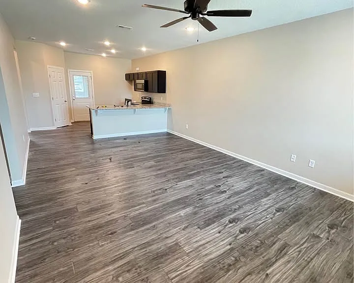 5303 N Toben Ct — Photo 3