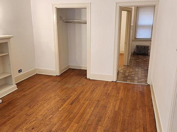 3rd image of 1036 W Rosemont Ave APT 1