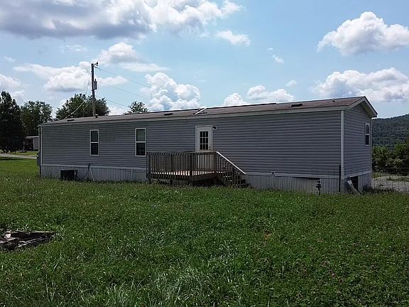 2nd image of 225 Orange Ln