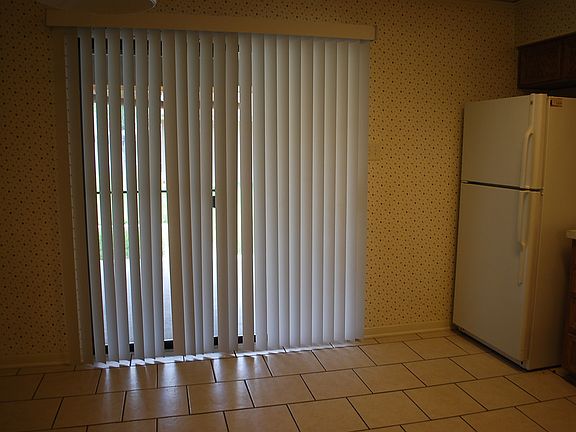 4th image of 906A Crymes Ln