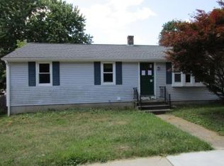 64 Smith St, Putnam, CT 06260