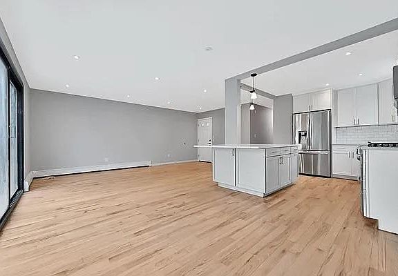 4th image of 59 Hauxhurst Ave #2