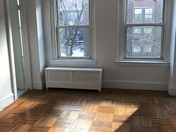 2nd image of 165 W 91st St #3E