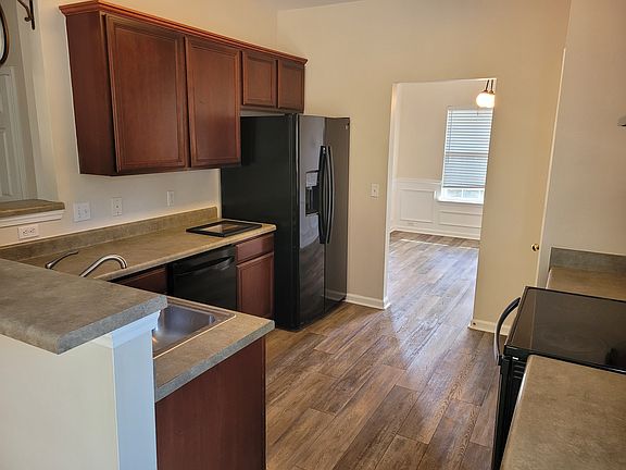 3rd image of 307 Bellarine Dr