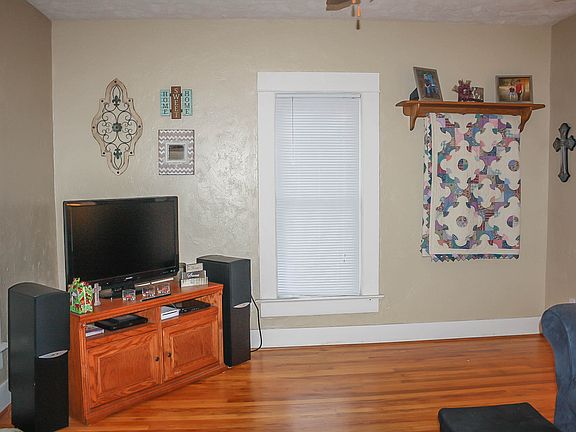 4th image of 512 N Pine St