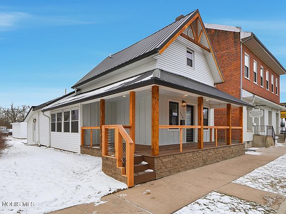 3rd image of 328 N Main St