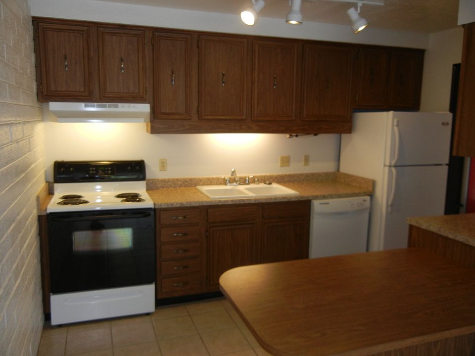 1st image of 2850 Fairway Dr #102