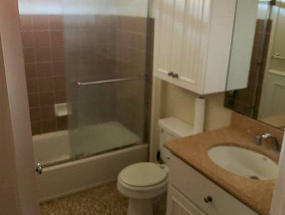 4th image of 248 E Washington Blvd APT 6