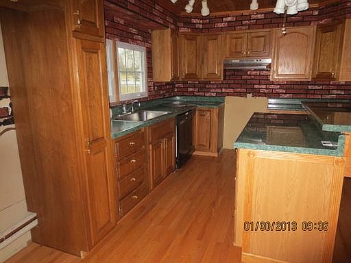 4th image of 918 N Arnold Ave