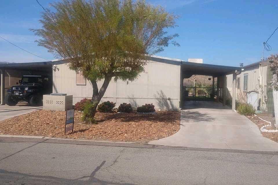 1st image of 408 E Riverfront Dr