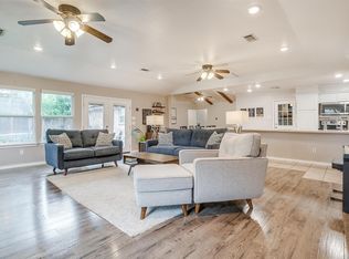 136 NW Suzanne Ter, Burleson, TX 76028