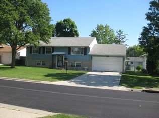 2840 Longfield Rd, Columbus, OH 43204