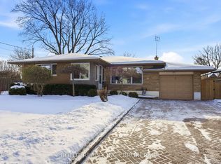 32 Old Oxford Rd, Saint Catharines, ON L2M2K1