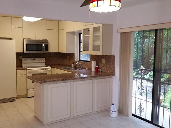 4th image of 10611 SW 22nd Ln