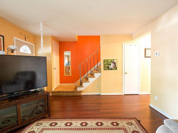 5th image of 102 E Cadbury Dr