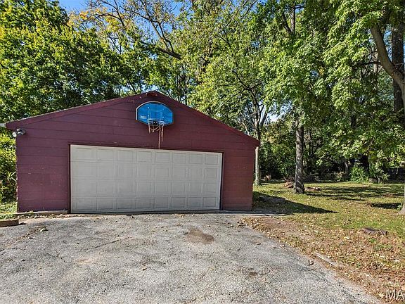 5th image of 3319 Eminence Blvd