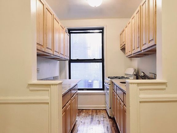 2nd image of 729 W 186th St APT 2E