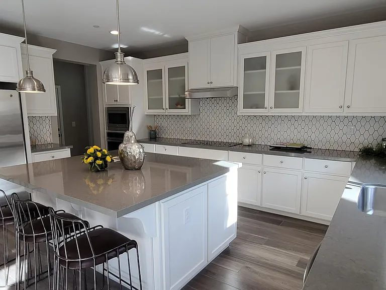 1066 Forbes Ln — Photo 9