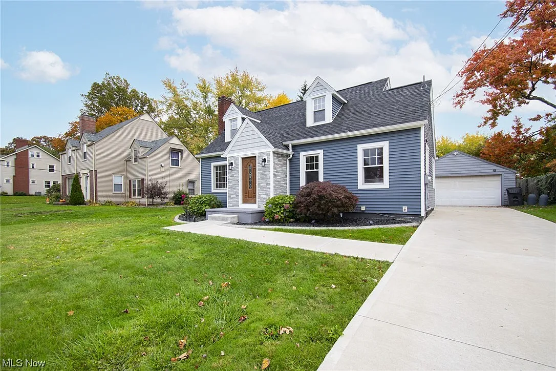 55 Woodview Ave photo 1
