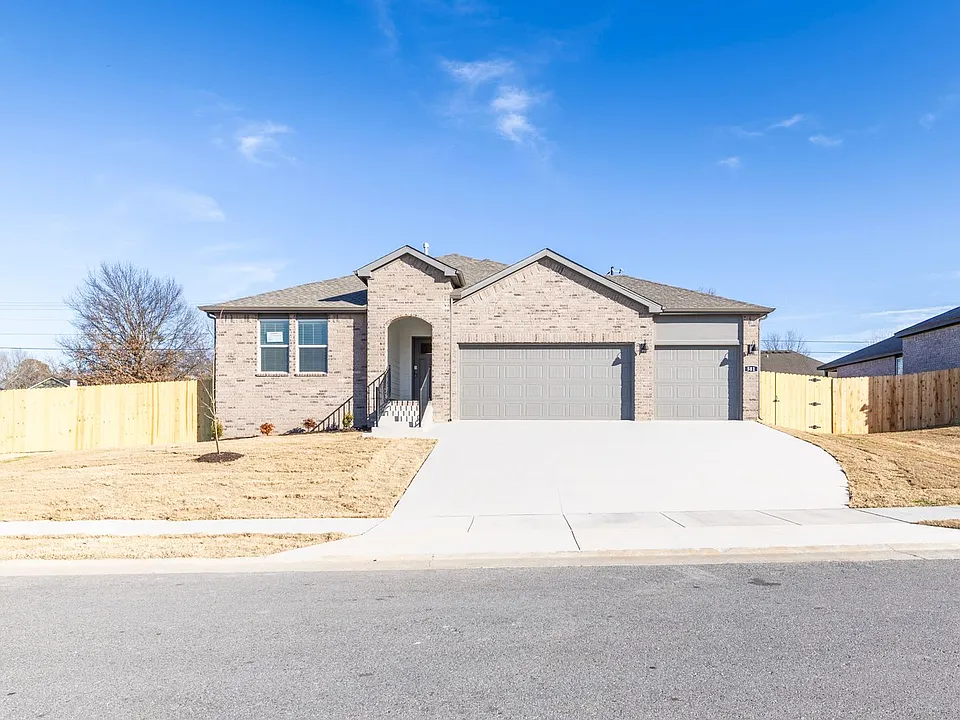 581 Crystal Dr