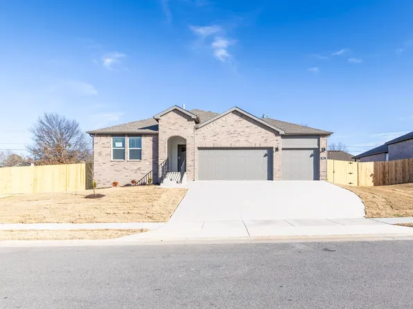 581 Crystal Dr, Prairie Grove, AR 72753