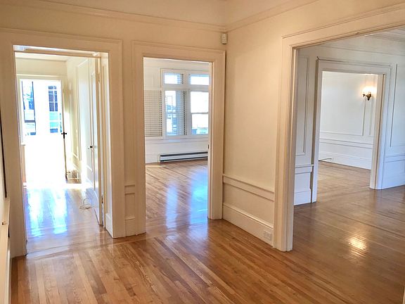 5th image of 189 Commonwealth Ave APT 4
